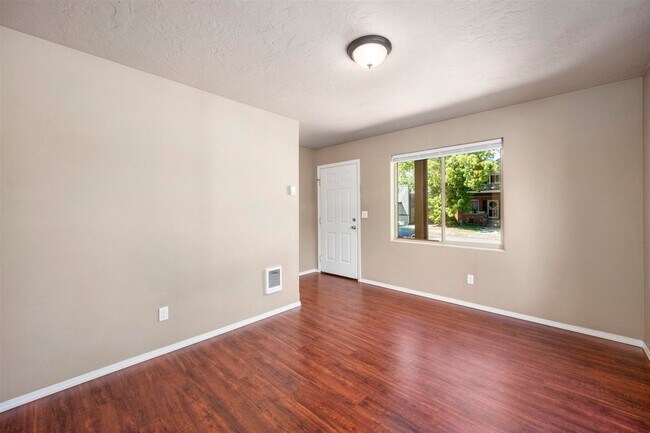 Building Photo - W Shannon Duplex