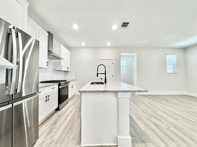 Building Photo - 8509 Shoreham