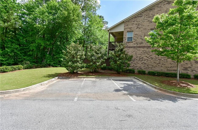 Building Photo - 1984 Silver Birch Dr