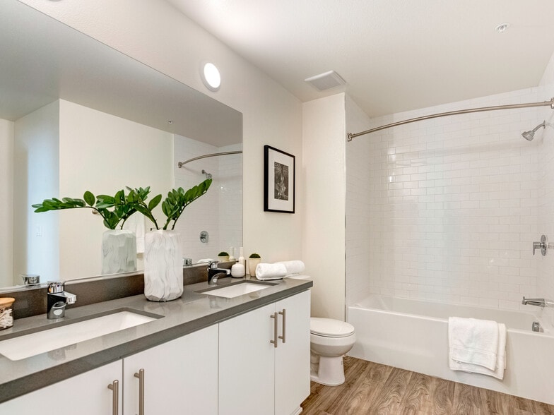 Building Photo - 6908 Knowlton Pl