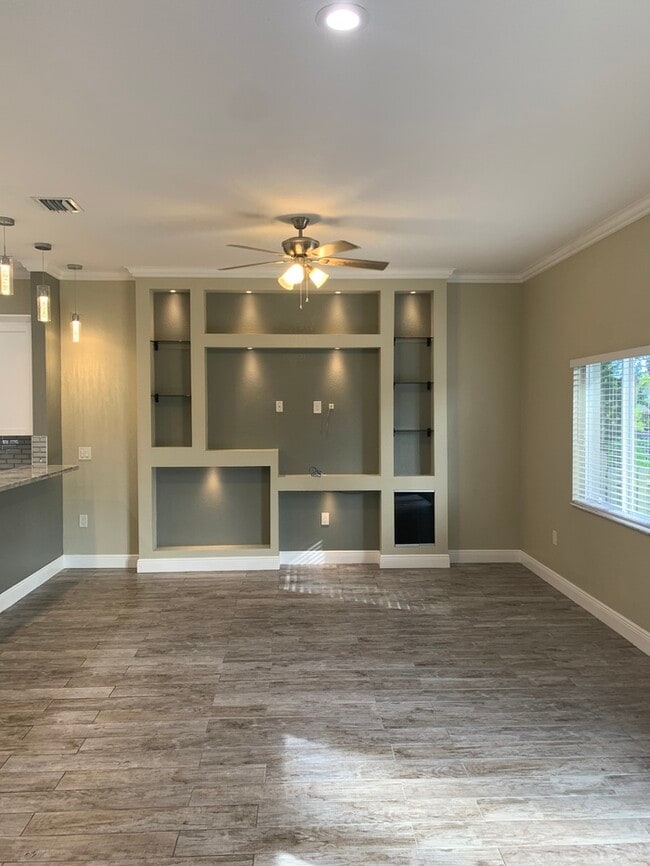 Building Photo - NEWER CONSTRUCTION MODERN HOME