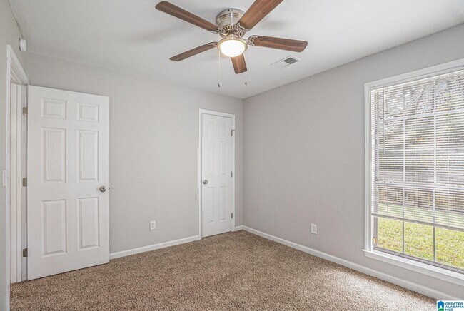 Building Photo - 139 Flagstone Ln