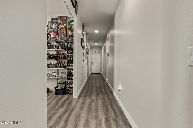 Building Photo - 11204 W Mobile Ln