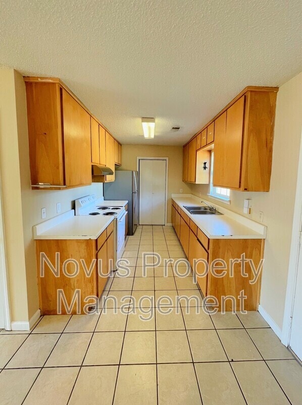 Building Photo - 100 Chalfont Cir