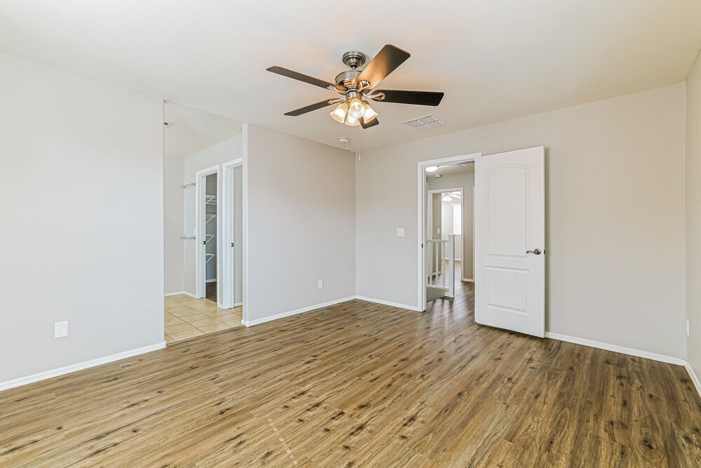 Building Photo - 1644 S Chatsworth