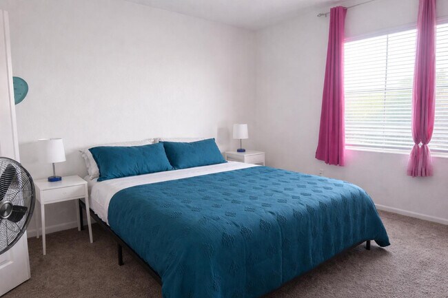 Building Photo - 14515 W Lisbon Ln