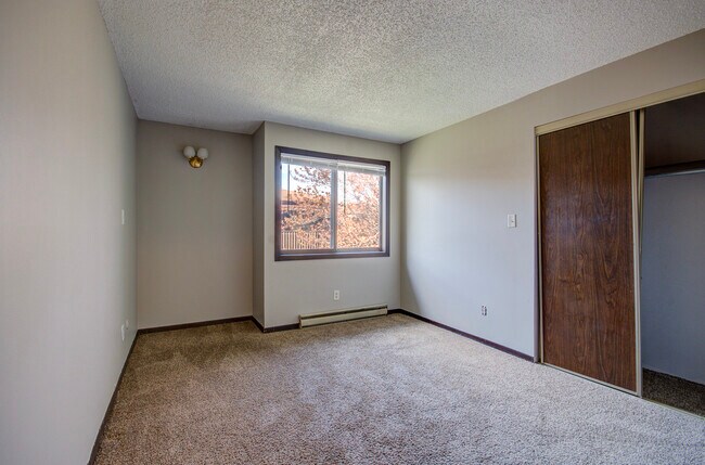 Building Photo - 2224 Oneida St