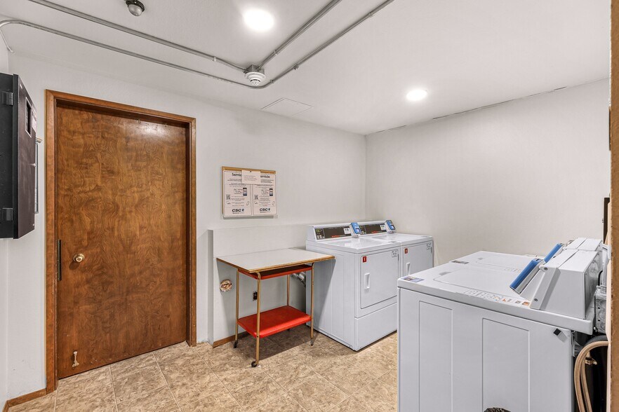 Building Photo - 911 N 73rd St