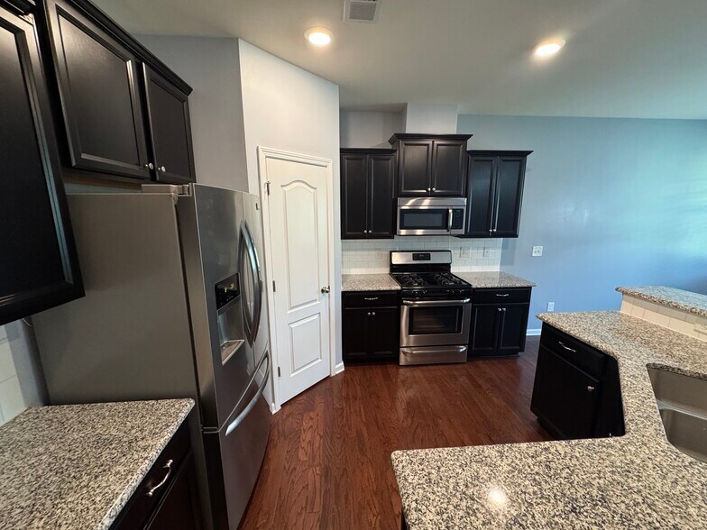 Building Photo - 4011 Black Walnut Way