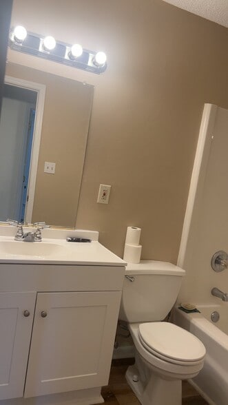 Building Photo - 3622 Pebble Creek Dr