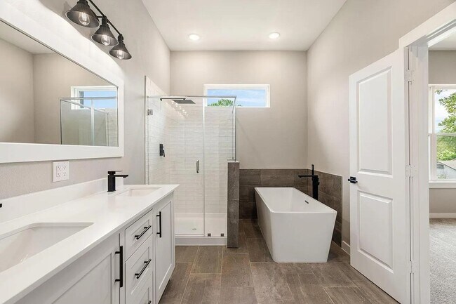 Building Photo - 6712 Parker Oaks Ln