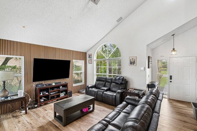 Building Photo - 7366 Ashley Shores Cir