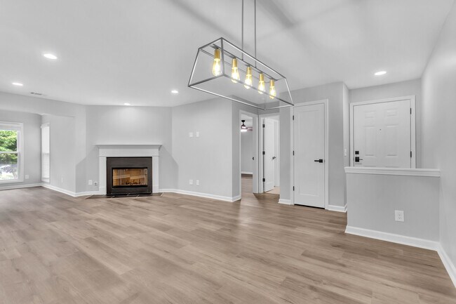 Building Photo - 1006 Canyon Point Cir