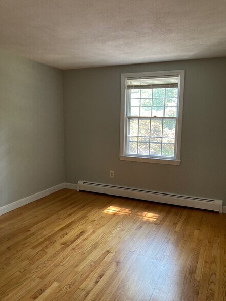 Building Photo - 271 Ridge St
