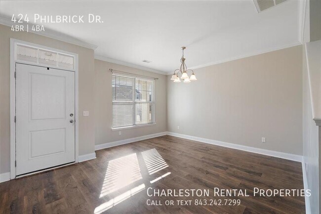 Building Photo - 424 Philbrick Dr