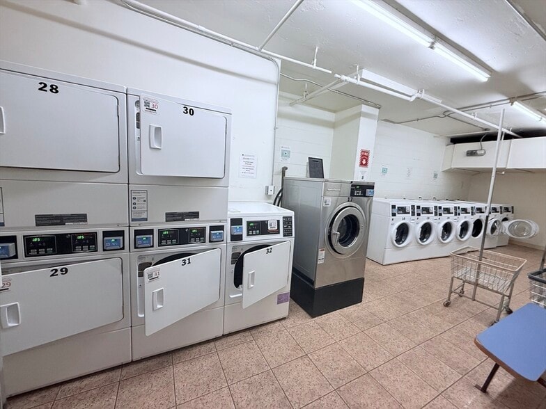 Building Photo - 60 Longwood Ave