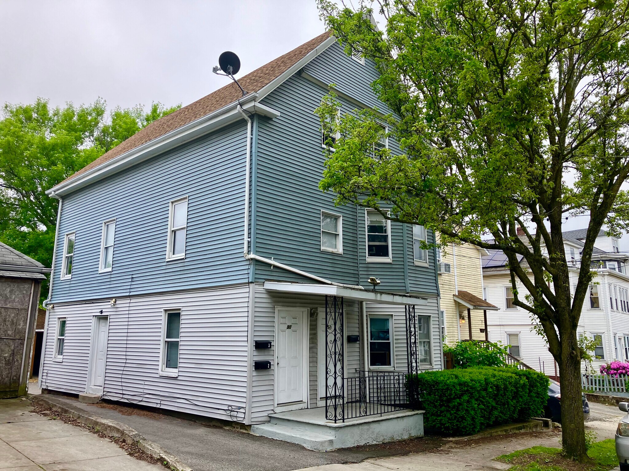 Building Photo - 90 Rosedale St