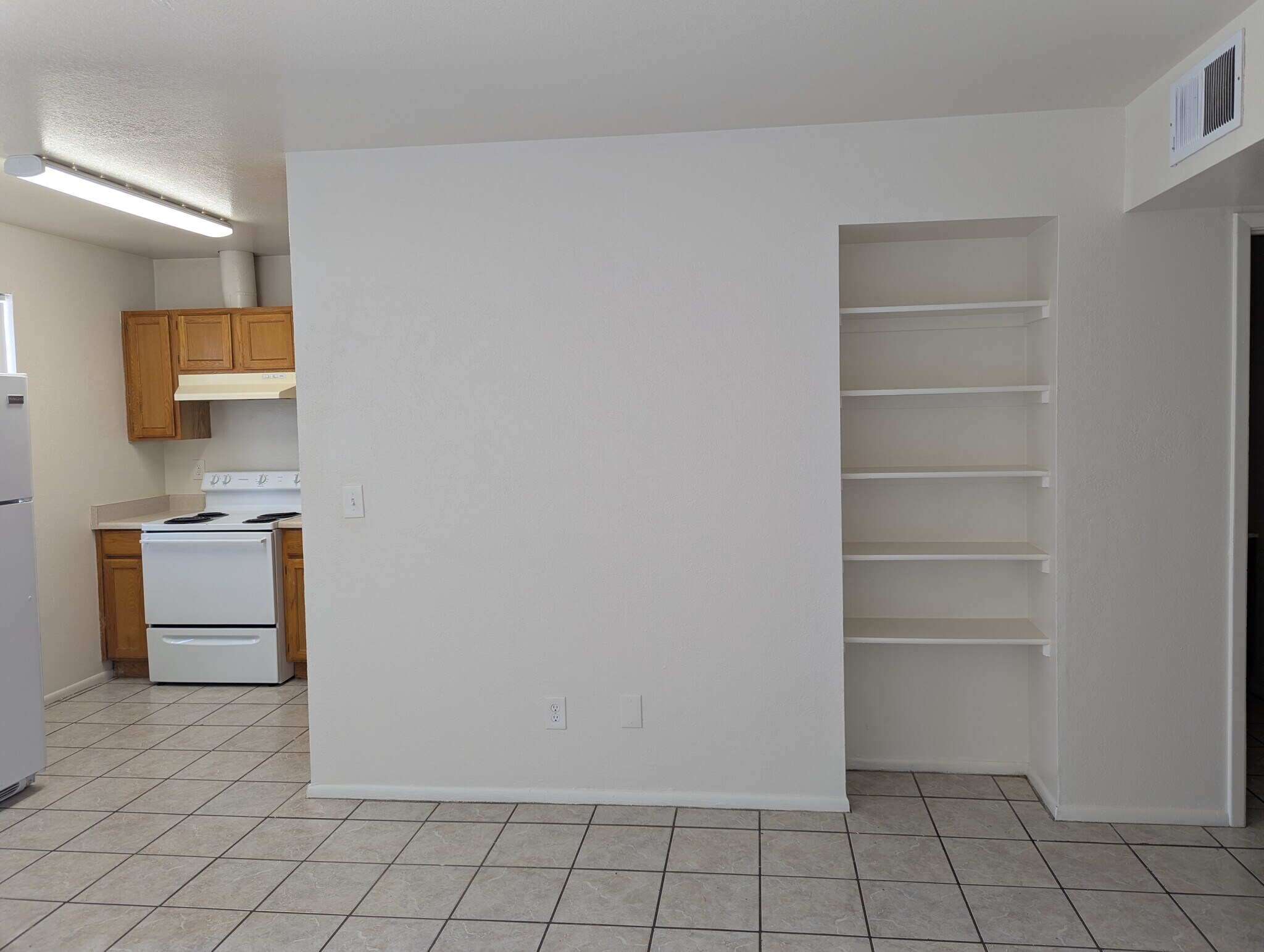 Building Photo - 343 N 93rd St