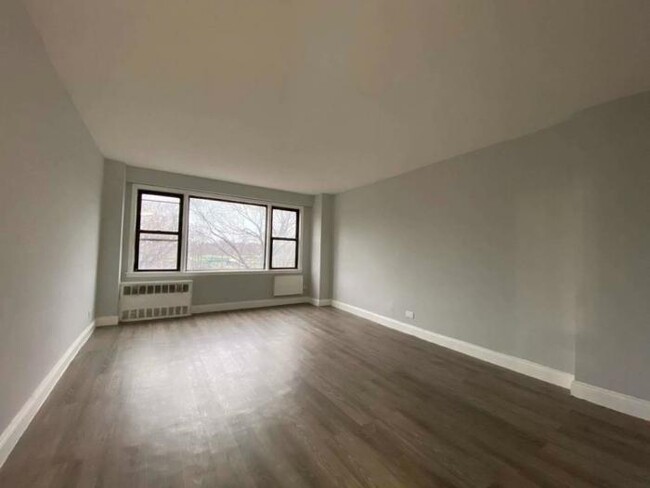 Building Photo - 2 bedroom in BRONX NY 10467