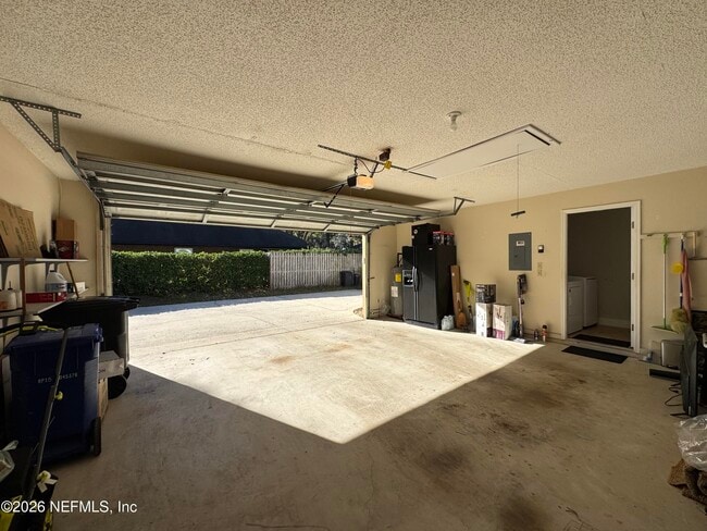 Building Photo - 421 Chicopee Ct