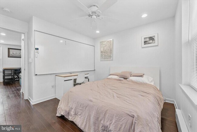 Building Photo - 1331 S Woodstock St