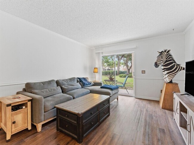 Building Photo - 4507 S Oak Dr