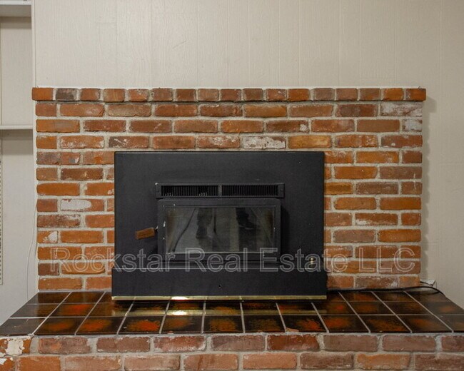 Building Photo - 12125 N Normandie St