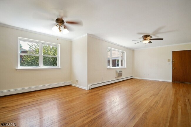 Building Photo - 300 Claremont Ave