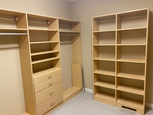 Building Photo - 35 Winchester Cv