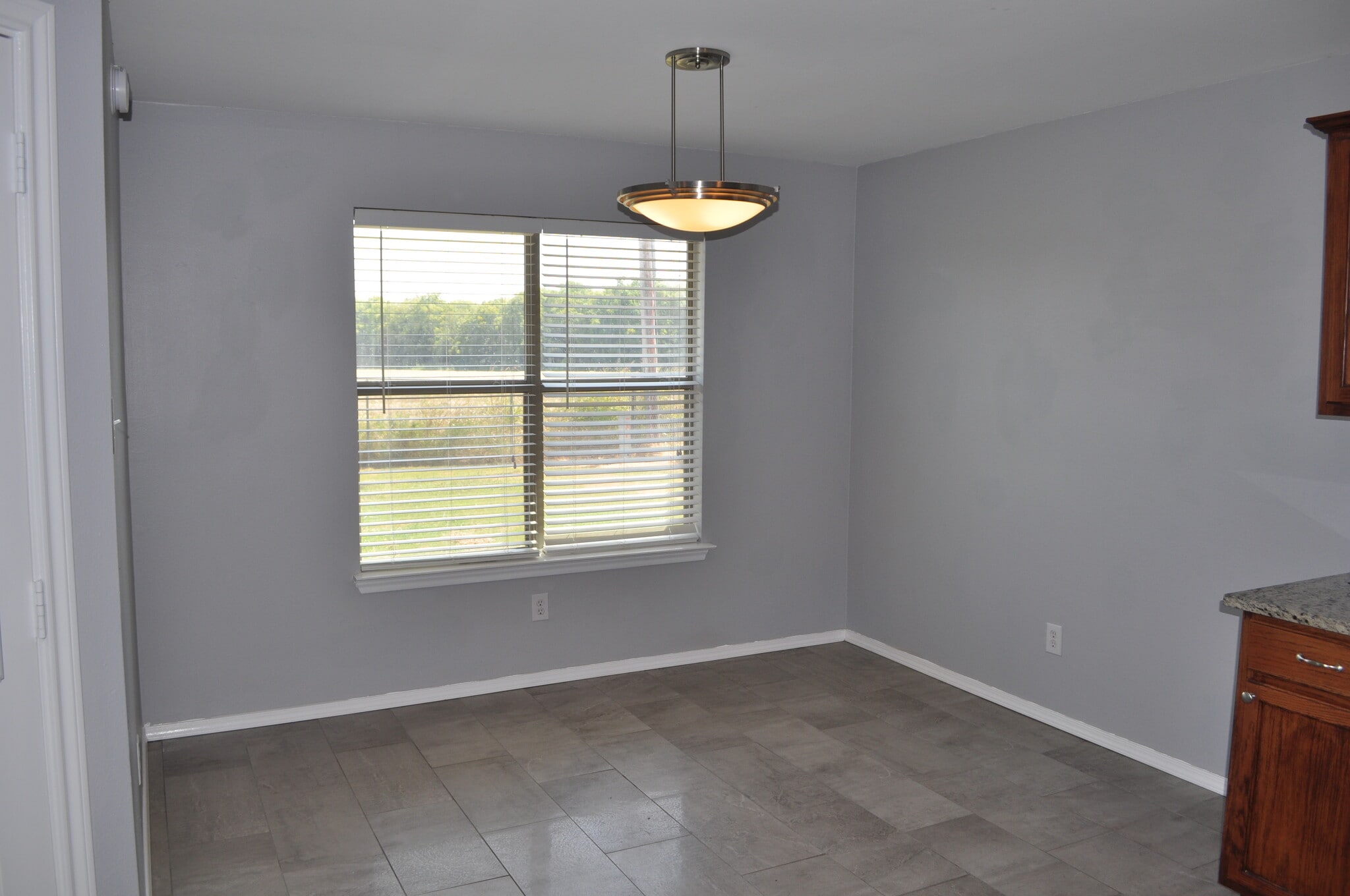 Dining area - 705 Katy Ln