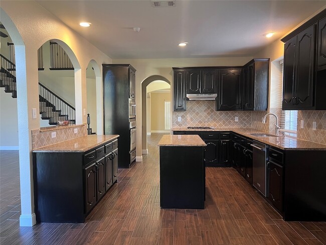 Building Photo - 8158 Painted Tree Tr