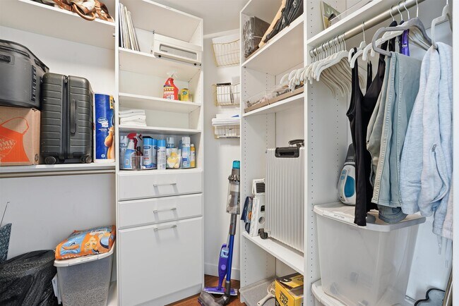 Building Photo - 99 Hudson St