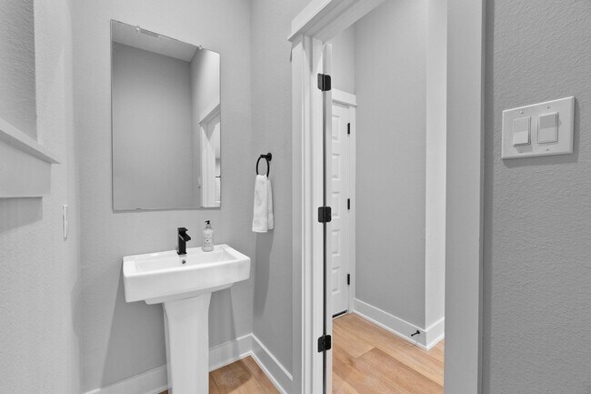 Building Photo - 4220 McKinley St