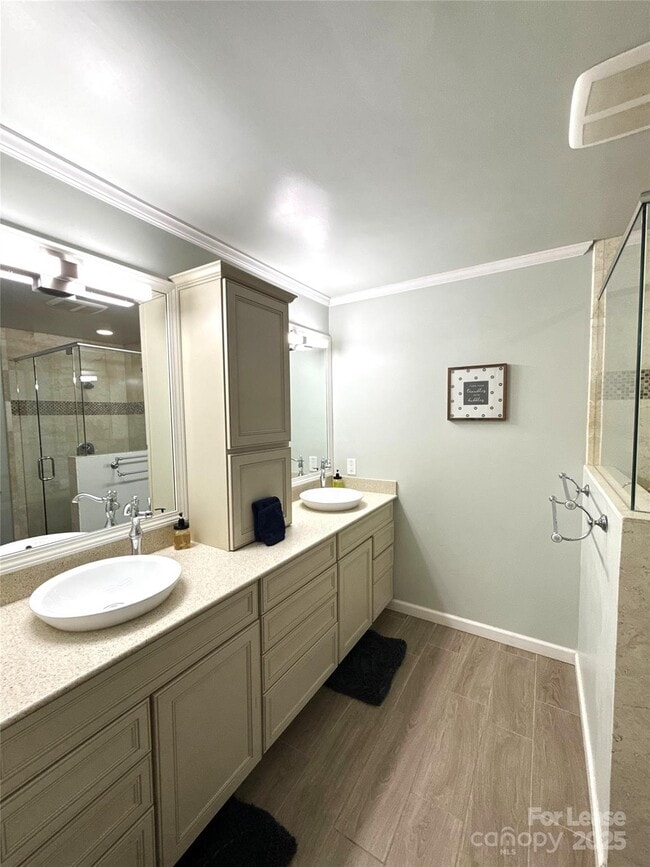 Building Photo - 1600 Paddock Cir