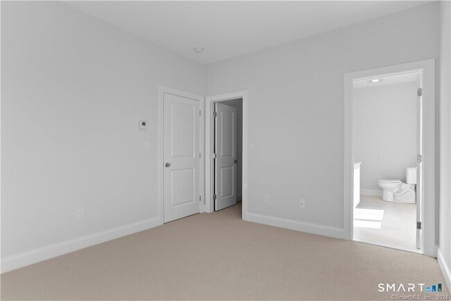Building Photo - 348 Halley Ave