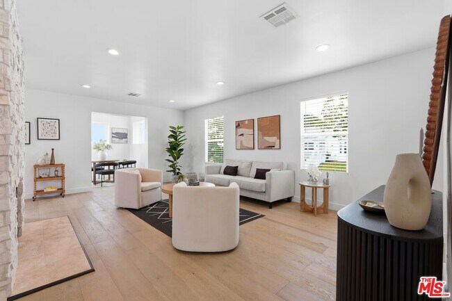 Building Photo - 5452 Harcross Dr