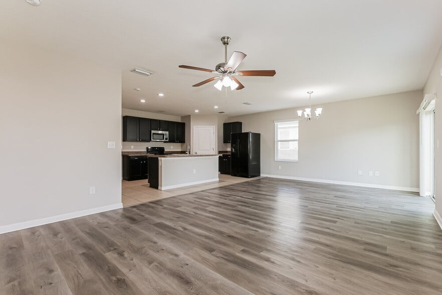 Building Photo - 36618 Goffaux Loop