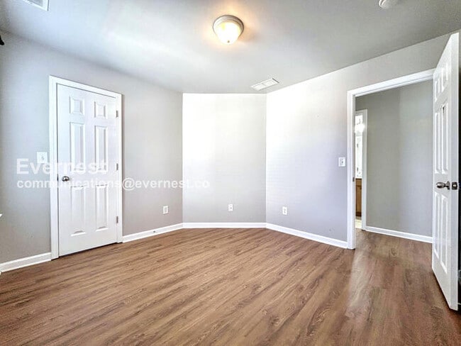 Building Photo - 2221 Nottley Dr