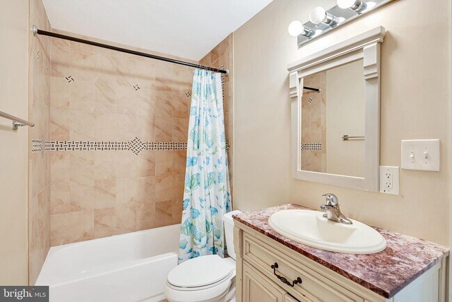 Building Photo - 21102 Raintree Ct