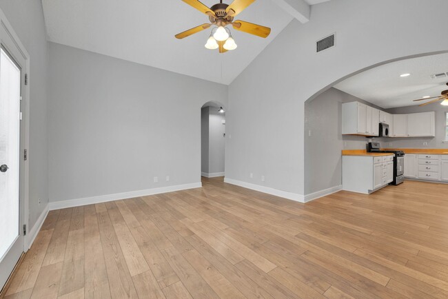 Building Photo - Beautiful one story home near Sea World fo...