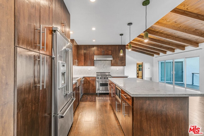 Building Photo - 3476 Troy Dr