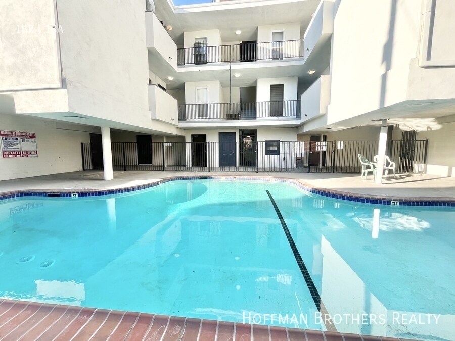 Building Photo - 5226 Lexington Ave