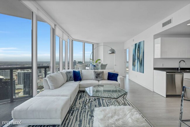 Building Photo - 2 br, 2 bath Condo - 1331 Brickell Bay Dr ...