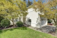 Building Photo - 4Bd/2.5Ba Sammamish Home