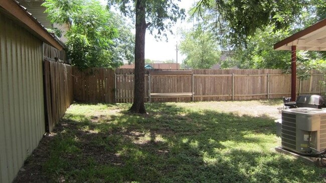 Building Photo - 4703 Harmon Ave