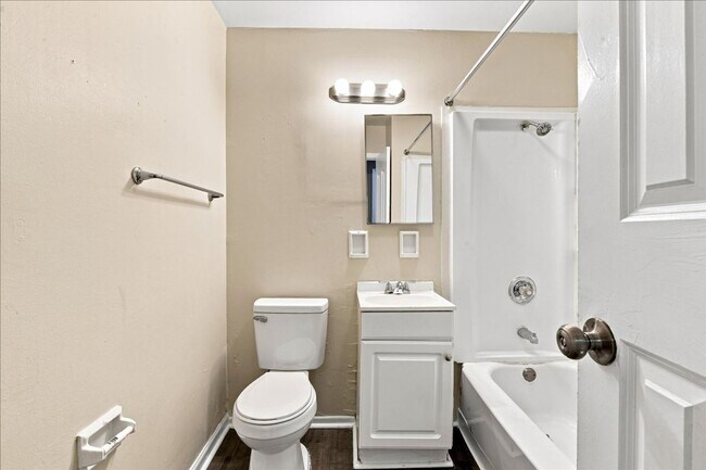 Building Photo - 3743 Breen Dr