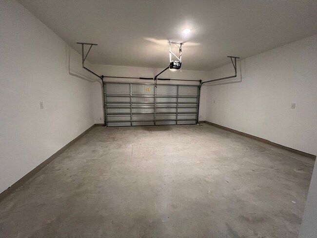 Building Photo - 204 Doodle Ln