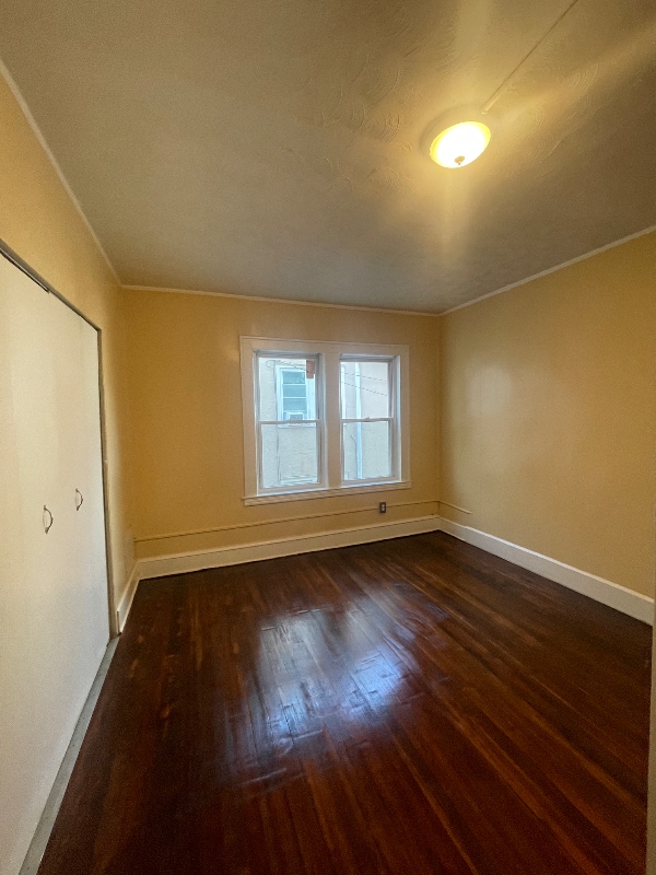 Building Photo - 114 Enfield St
