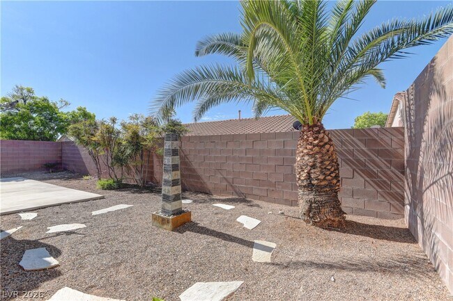 Building Photo - 10517 W Pergola Peak Ave