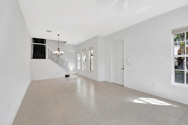 Building Photo - 838 NW 83rd Ln